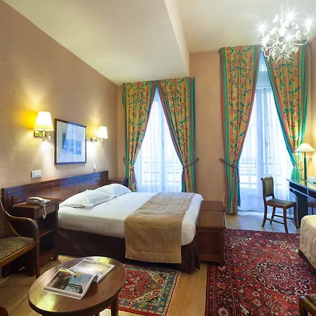 Du Palais Bourbon Hotel