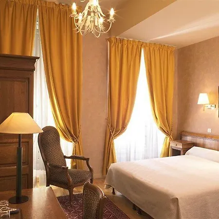 Du Palais Bourbon Отель Париж