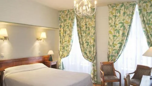 Du Palais Bourbon 3*