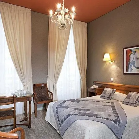 Du Palais Bourbon Hotell