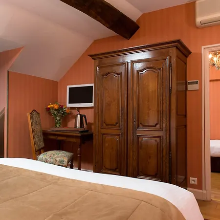 Szálloda Du Palais Bourbon 3*