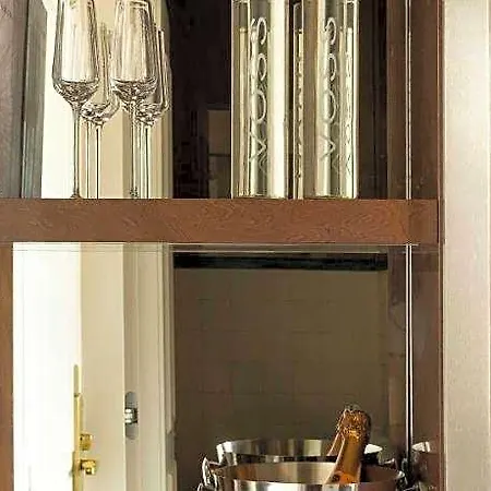 Du Palais Bourbon Hotel 3*