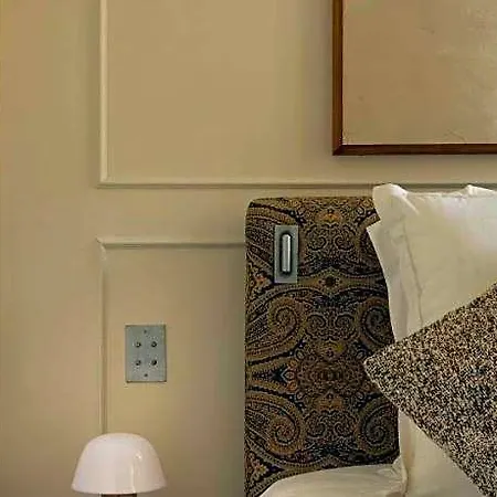 Du Palais Bourbon Hotel 3*