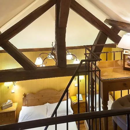 Du Palais Bourbon 3*