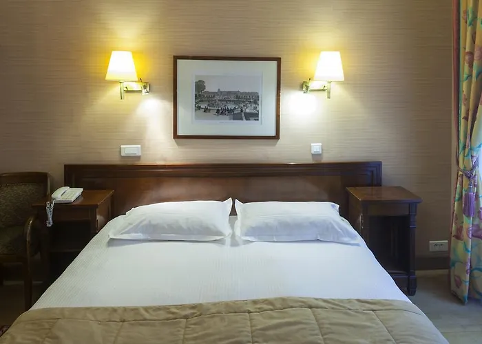 Du Palais Bourbon 3* パリ