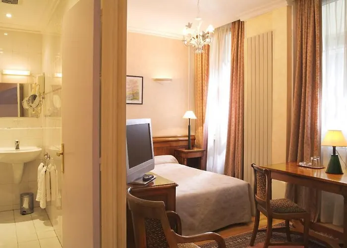 Du Palais Bourbon 3* パリ