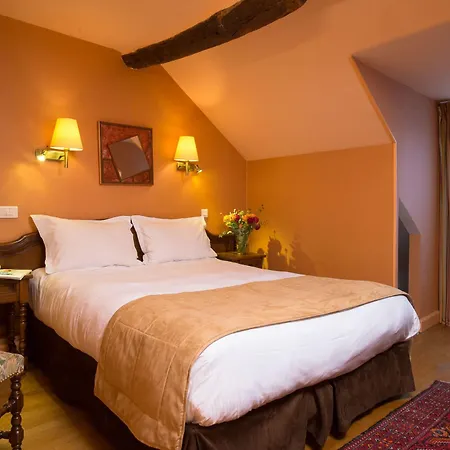 Otel Du Palais Bourbon 3*