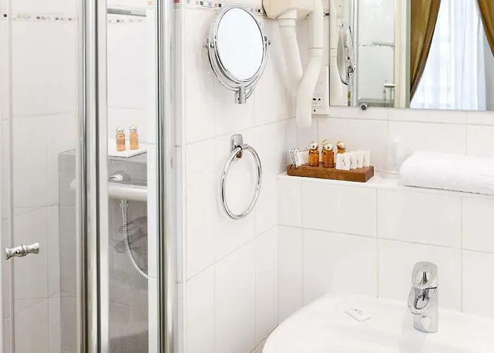 Du Palais Bourbon 3*