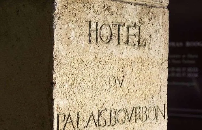 Du Palais Bourbon Hotel 3*