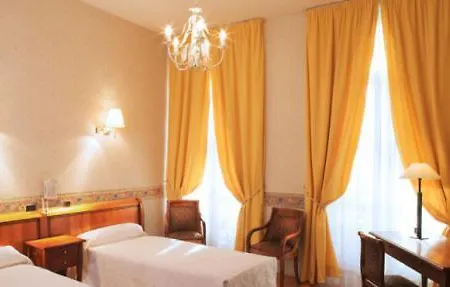 Du Palais Bourbon Hotel 3*