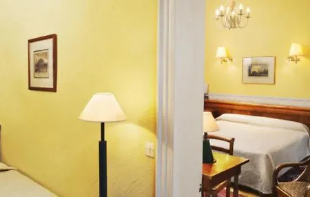 Du Palais Bourbon Hotel